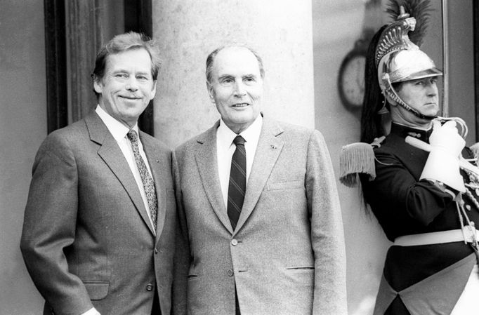 Václav Havel a François Mitterrand v roce 1990.