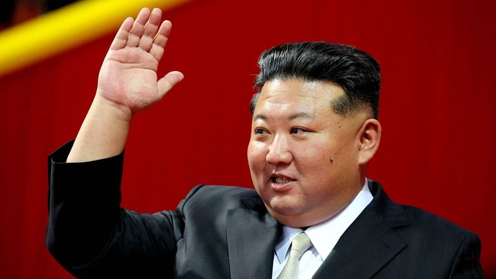 Kim Čong-un otestoval další střelu. Tentokrát mířil do moře na východ od pobřeží