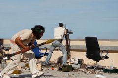 Milice v Tripolisu střílela do davu, zabila 40 lidí