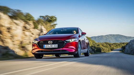 Nová Mazda3 ztratí ty, co hledí na cenu. Bát by se ale měli začít u Audi a Mercedesu