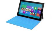 Microsoft Surface – první tablet Microsoftu Hardwarovou senzací týdne je bezesporu představení 10,6 palcového tabletu Surface z produkce americké společnosti Microsoft. Nabízet se bude ve dvou provedeních. S procesorem ARM na němž poběží operační systém Windows RT, nebo Intel s operačním systémem Windows 8.  Rozlišení u verze s ARM je očekáváno 1 366 × 768 obrazových bodů, hmotnost 676 gramu. Rozlišení verze s Intelem 1 920 × 1 080 obrazových bodů, hmotnost 903 gramu. Velkým plusem představeného tabletu je 3 milimetry tenký Touch Cover, který obsahuje dotykovou plochu. Tu je možné využít jako jako klávesnici, nebo jako touchpad. Uvedení představených tabletů na trh je možné očekávat za tři měsíce.