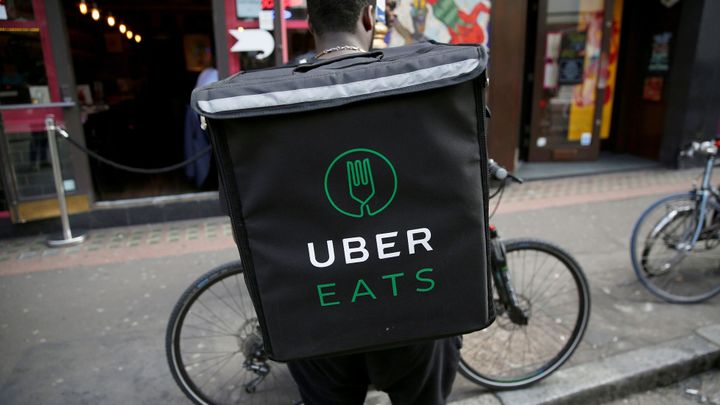 Uber Eats začne v Kanadě rozvážet lidem marihuanu. Při lockdownech poptávka roste; Zdroj foto: Reuters