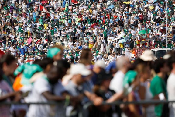 Davy účastníků mše svaté u příležitosti Jubilea mládeže, kterou sloužil papež Lev XIV. u Říma, 3. srpna 2025.