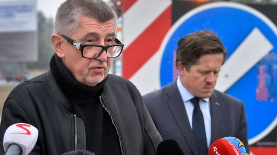 Devítiletá rekonstrukce D1 skončila týden před volbami. Zlevnili jsme ji, tvrdí Babiš