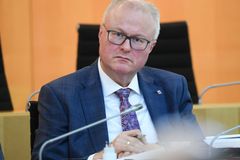 Hesenský ministr spáchal sebevraždu, zřejmě měl obavy z dopadů pandemie