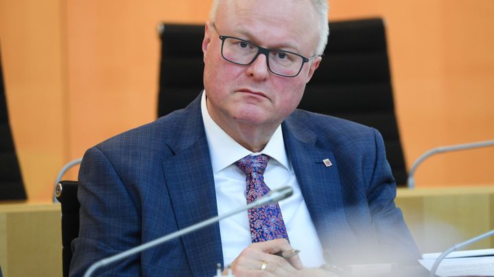 Hesenský ministr spáchal sebevraždu, zřejmě měl obavy z dopadů pandemie