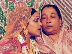 Karneval rozmanitosti: Každé správné manželství začíná slzami