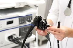 Děsíte se kolonoskopie? Věda nabízí přívětivější způsob vyšetření tlustého střeva