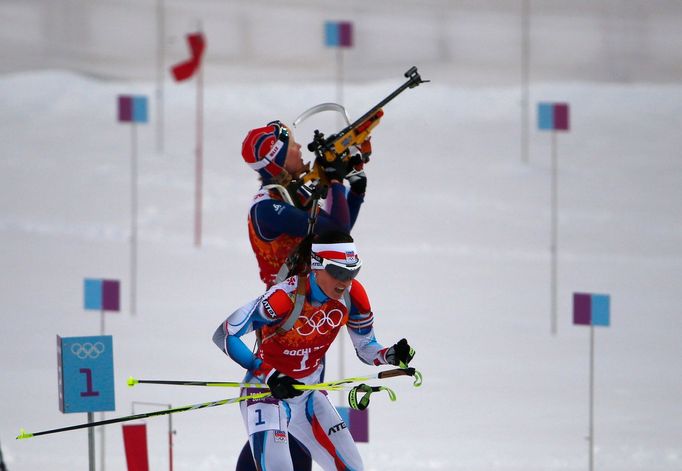 Soči 2014, biatlon, smíšená štafeta: Veronika Vitková a Tora Bergerová