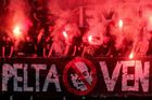 Sparta a Baník pykají za skandování fans proti Peltovi