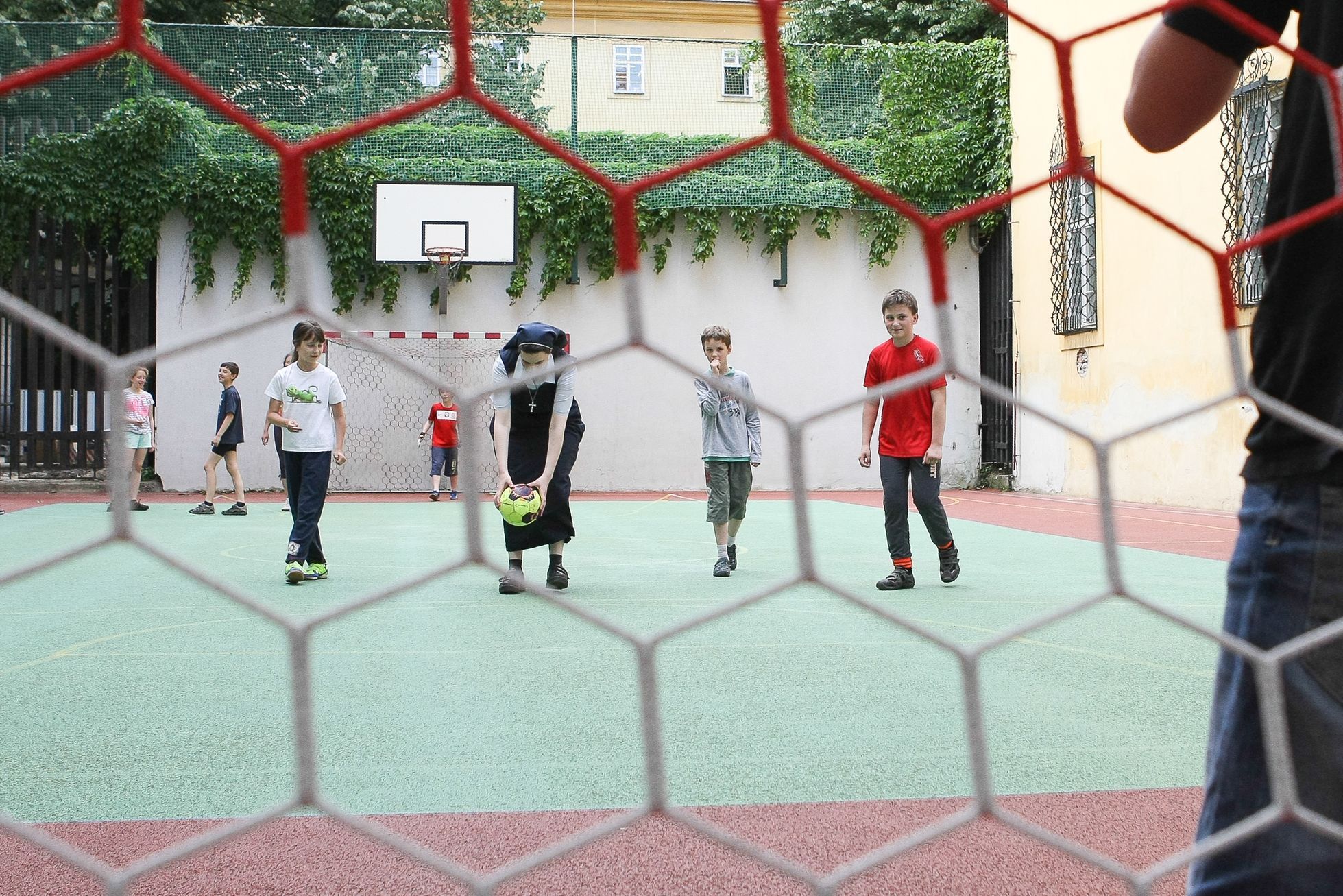 Dny víry 2015 - fotbal řeholnice