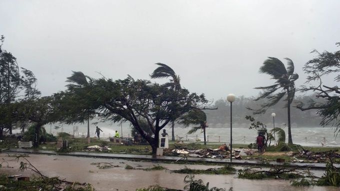 Tropická bouře Pam zasáhla pacifické souostroví Vanuatu.