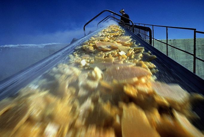 Sulfur on a Conveyor Belt