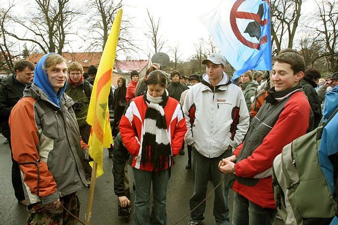 Demonstranti se sešli v Jincích, přestože radar má stát pravděpodobně na druhé straně vojenského prostoru Brdy.