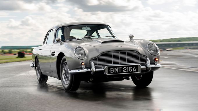Perfektní hračka pro nejbohatší kluky. Aston znovu vyrábí Bondův DB5, i s vylepšeními