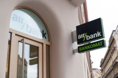 Air Bank zvýšila zisk. Má už více než 600 tisíc klientů, zdvojnásobila počet bankomatů