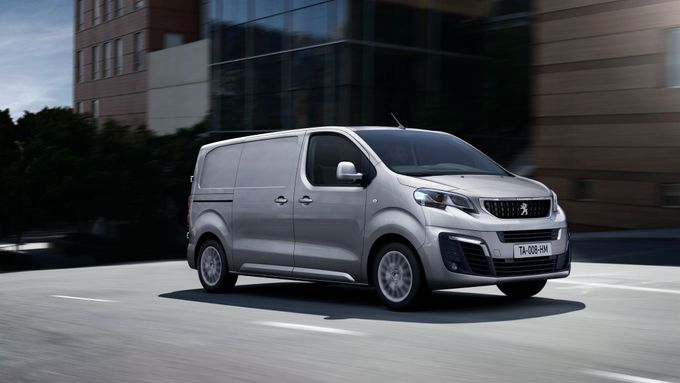 Peugeot Expert se na českém trhu prodává kromě klasické dodávky Furgon i v dalších provedeních.