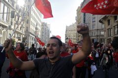 V Madridu i po zákazu protestují mladí bez budoucnosti
