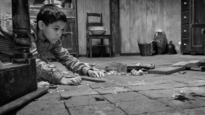 Hlavní roli bezejmenného chlapce ztvárnil Petr Kotlár.