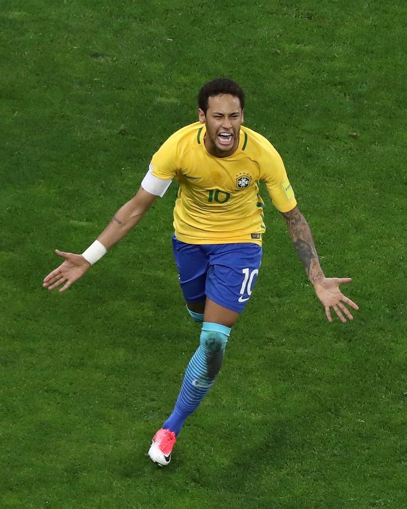Neymar v dresu Brazílie v utkání proti Paraguayi