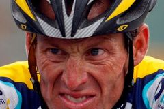 Armstrong se omluvil zaměstnancům své nadace Livestrong