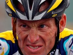 Se svými fanoušky na Twitteru hojně komunikuje i Lance Armstrong.