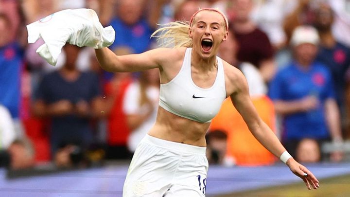 Anglie slaví fotbalovou pohádku. 87 tisíc lidí vidělo evropský triumf ženského týmu; Zdroj foto: Reuters