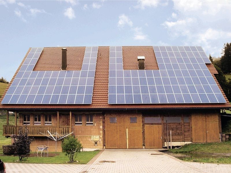Střešní fotovoltaická elektrárna