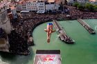 Český superman skáče z 27 metrů. Z výšek mám strach, říká