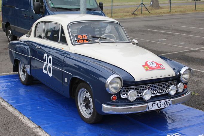 Wartburg 311 Coupe z roku 1960 byl nejstarším vozem na trati rychlostních zkoušek.