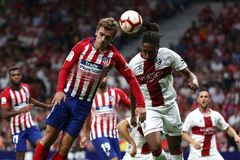Atlético se po výhře nad Huescou posunulo na třetí místo, nováčkovi se nedaří