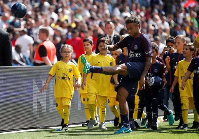 Neymar, představení v Paris St. Germain