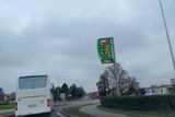 V okolí Vysokého Mýta. Ceny paliv jsou nižší než v Praze. I tak je u Tank ONO nejlevněji.