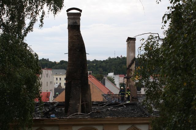 V Plané na Tachovsku shořela brzy ráno fara