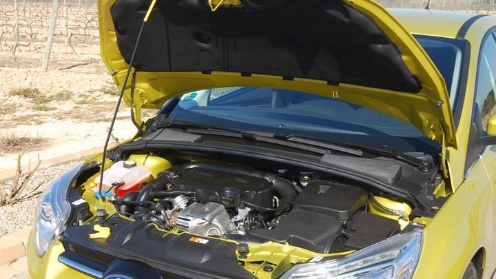 Vysoký výkon, litr objemu, jen tři válce a turbo. Jak dlouho vydrží moderní tříválce?