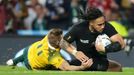 MS 2015, finále, Nový Zéland-Austrálie: Ma'a Nonu skóruje pětku