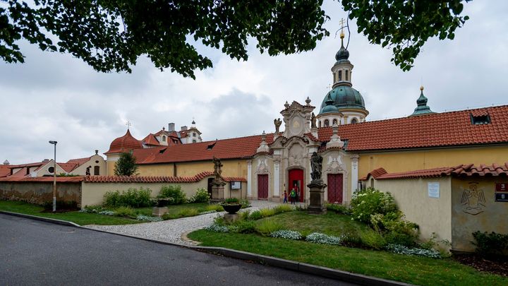 Na Bílé hoře bude stát smírčí kříž. Benediktinky jím připomenou náboženské spory