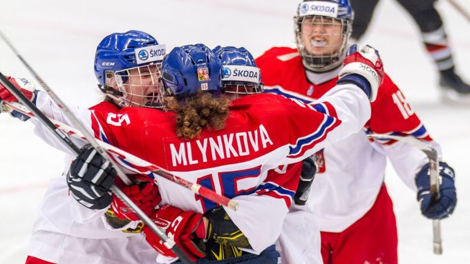 Budou se české hokejistky radovat z postupu na olympiádu?