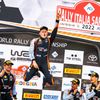 Ott Tänak z týmu Hyundai slaví triumf  v Italské rallye 2022