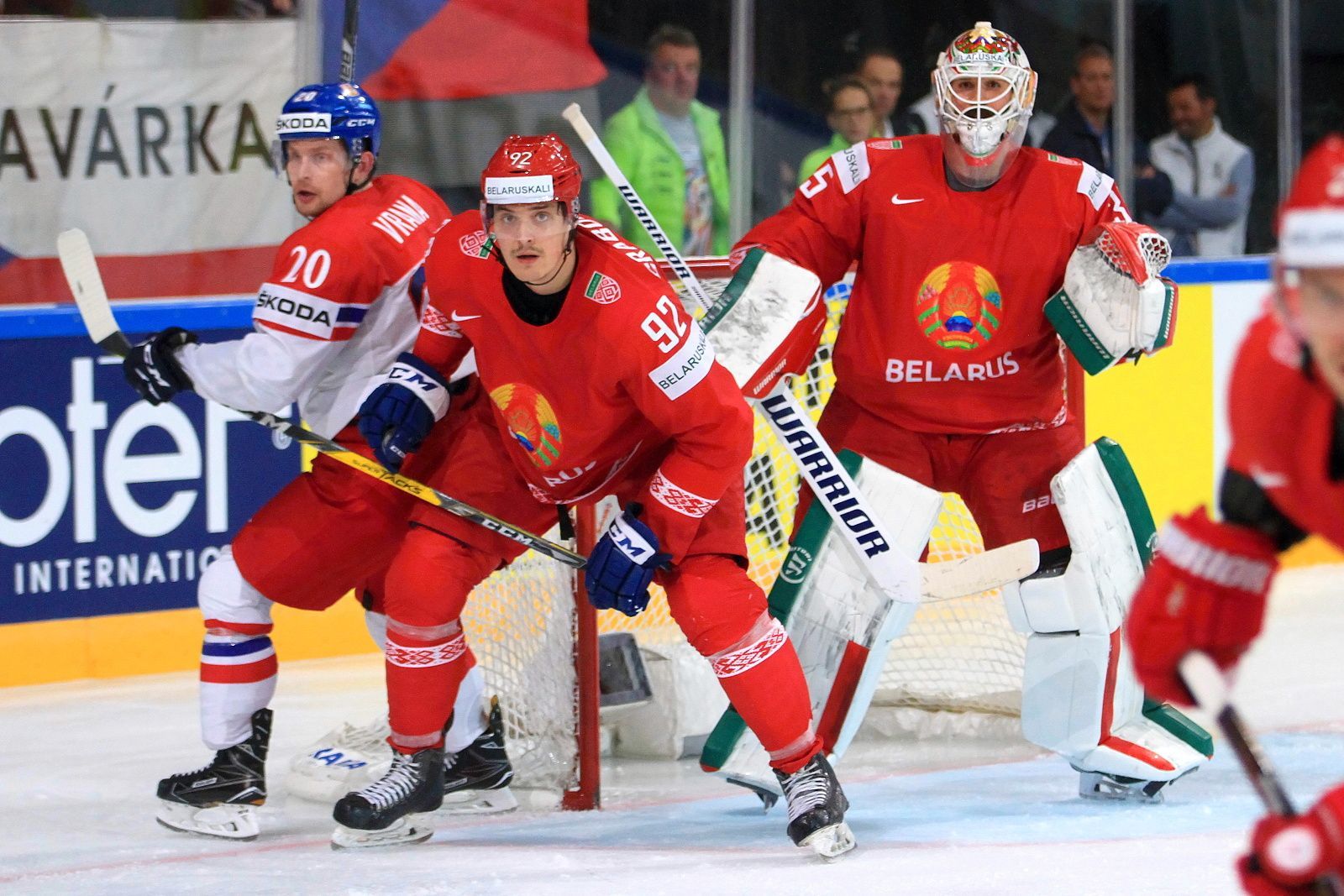 MS 2017, Česko-Bělorusko: Petr Vrána - Kevin Lalande (35) a Raman Hrabarenko (92)
