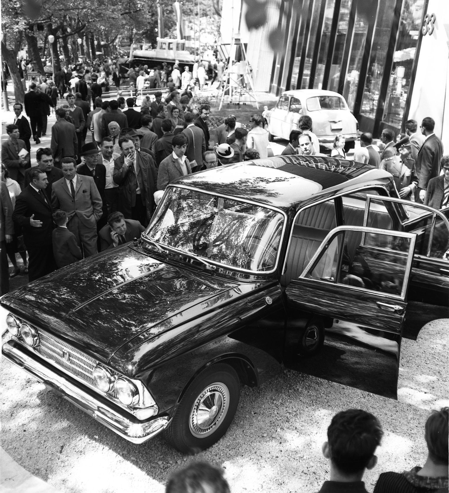 socialistické autosalony a veletrhy