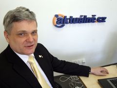Dohodu s Nomurou připravoval bývalý ministr financí Vlastimil Tlustý