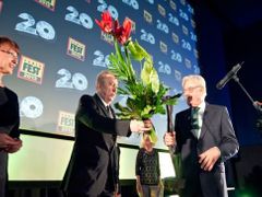 Giancarlo Giannini přebírá Kristiána za přínos světové kinematografii