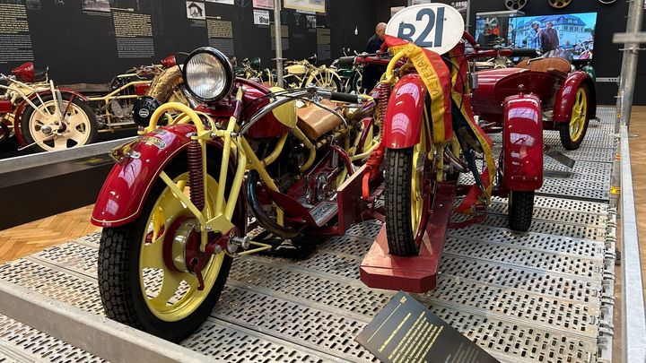 "Jsou to orgie." Nejdelší motorky světa se konečně dočkaly velkolepé výstavy v Praze