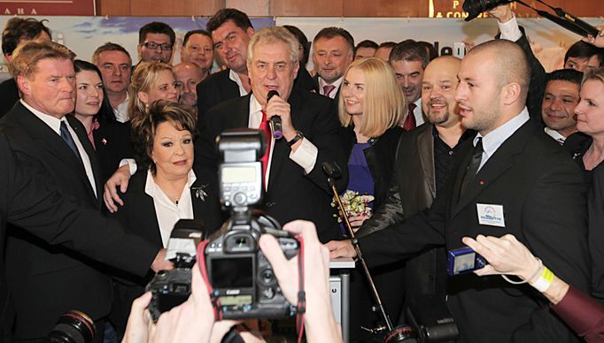 Ve dnech 25. a 26. 1. 2013 se konalo druhé kolo prezidentské volby. Miloš Zeman zvítězil, když získal 2 717 405 hlasů, tedy 54,8 procenta.