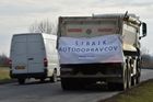 Slovenští dopravci znovu blokují kamionům hraniční přechody, uzavřeli i dálnici D2