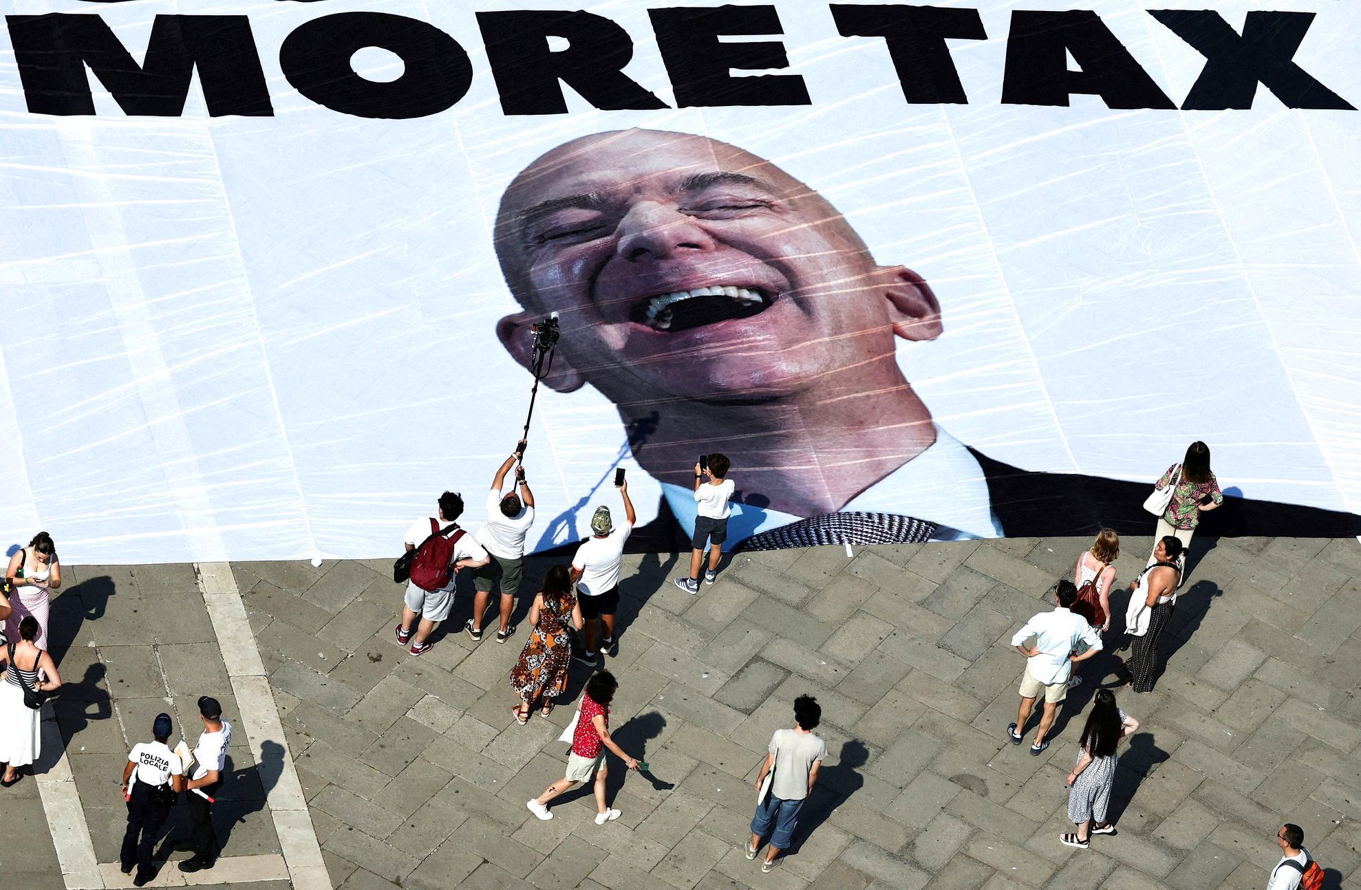 Bezos, Sanchez, Benátky, svatba, protesty