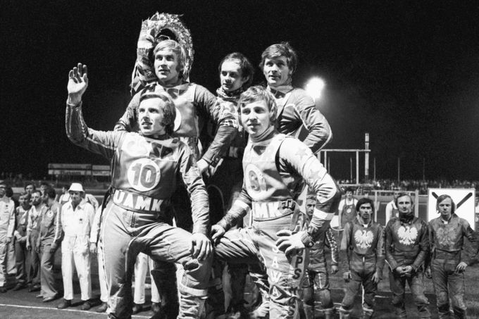 Čs. družstvo ve složení Václav Verner (vpředu vlevo), Jiří Štancl (vpředu vpravo), za nimi zleva Jan Verner, Aleš Dryml a Jan Hádek