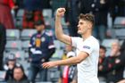 Patrik Schick slaví druhý gól v zápase Skotsko - Česko na ME 2020