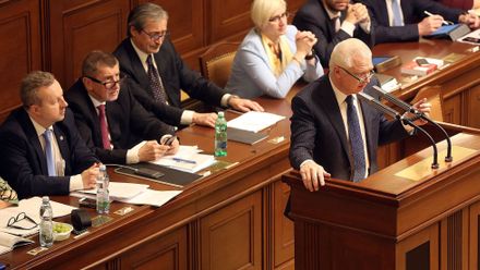 ŽIVĚ: Vláda Andreje Babiše nezískala důvěru